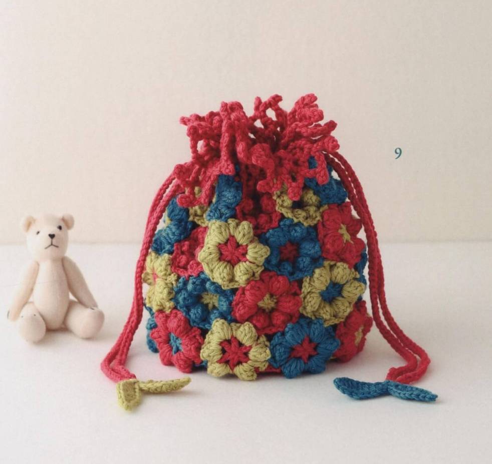 Red crochet flower motifs purse bag pattern